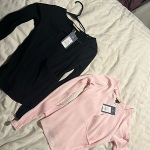 Lightweight T-shirt feels ribbon Both shirts are 25 for both.